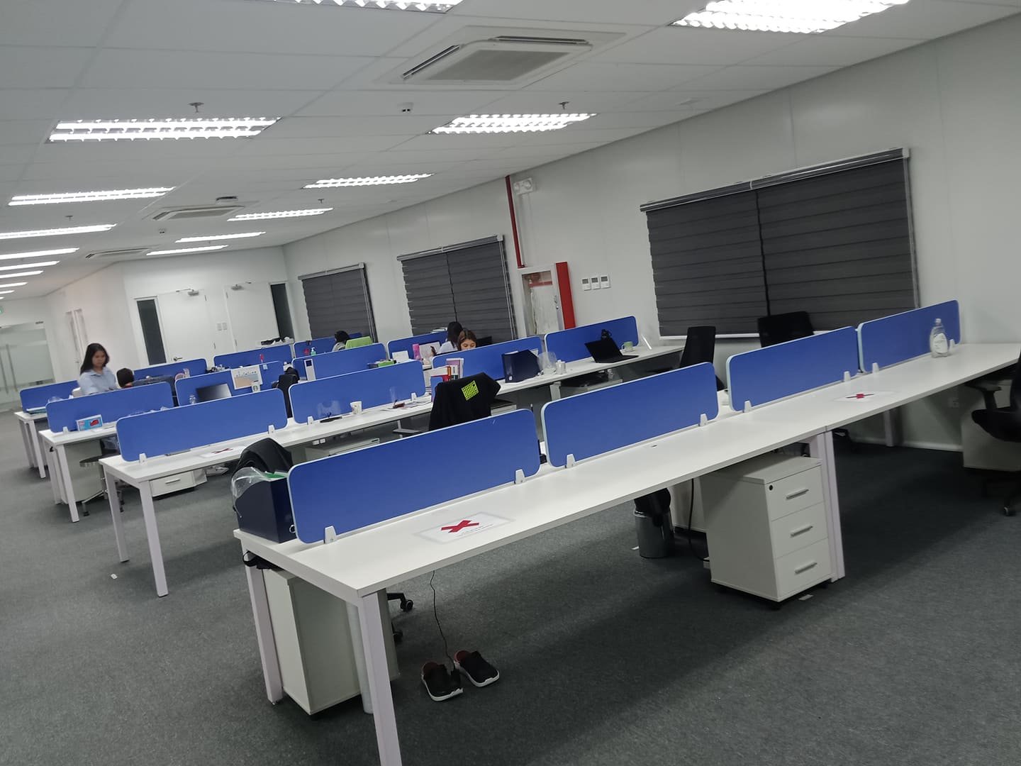 Office Furniture Philippines | Custom Office Tables & Partitions