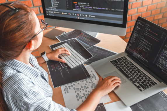 Stop Losing Customers Online: Choose the Right Website Design and Development Company in Delhi