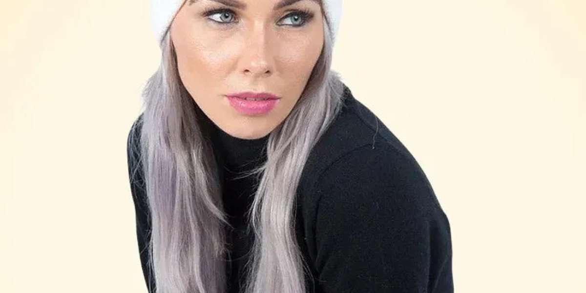 Why Cashmere Caps for Women Are Popular in Winter Fashion