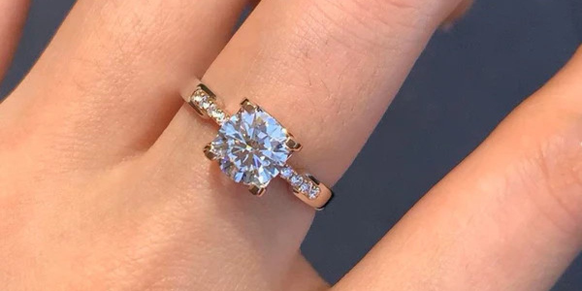 Why Lab Created Diamond Two Tone Rings Are Worth Considering