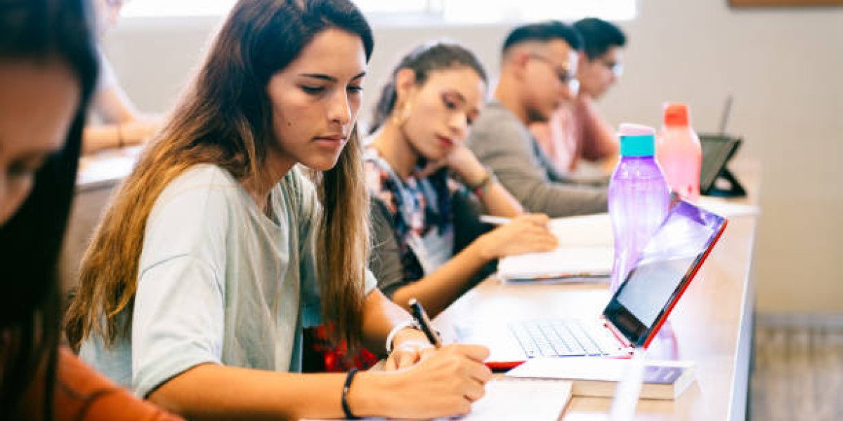 Banking Coaching in Delhi for IBPS and Competitive Banking Exams with Focused Preparation, Practice Sessions, and Strate