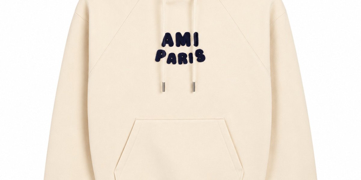Ami Paris Hoodie: A Modern Approach to Everyday Streetwear in Germany