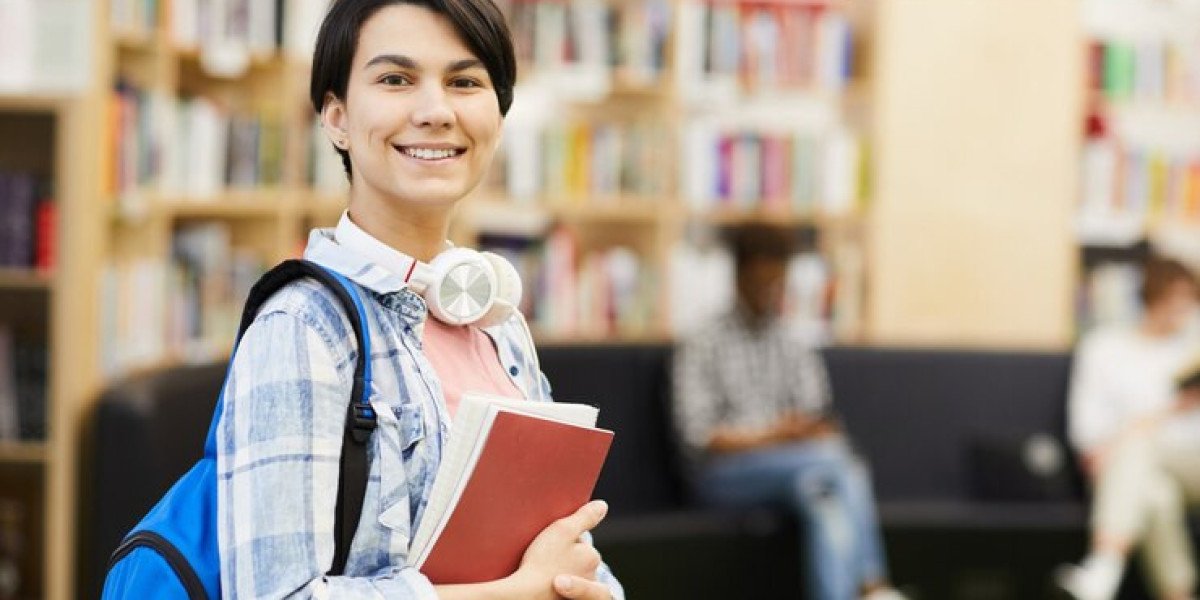 Academic Support for Engineering and Programming Students: Reliable Help for Complex Assignments