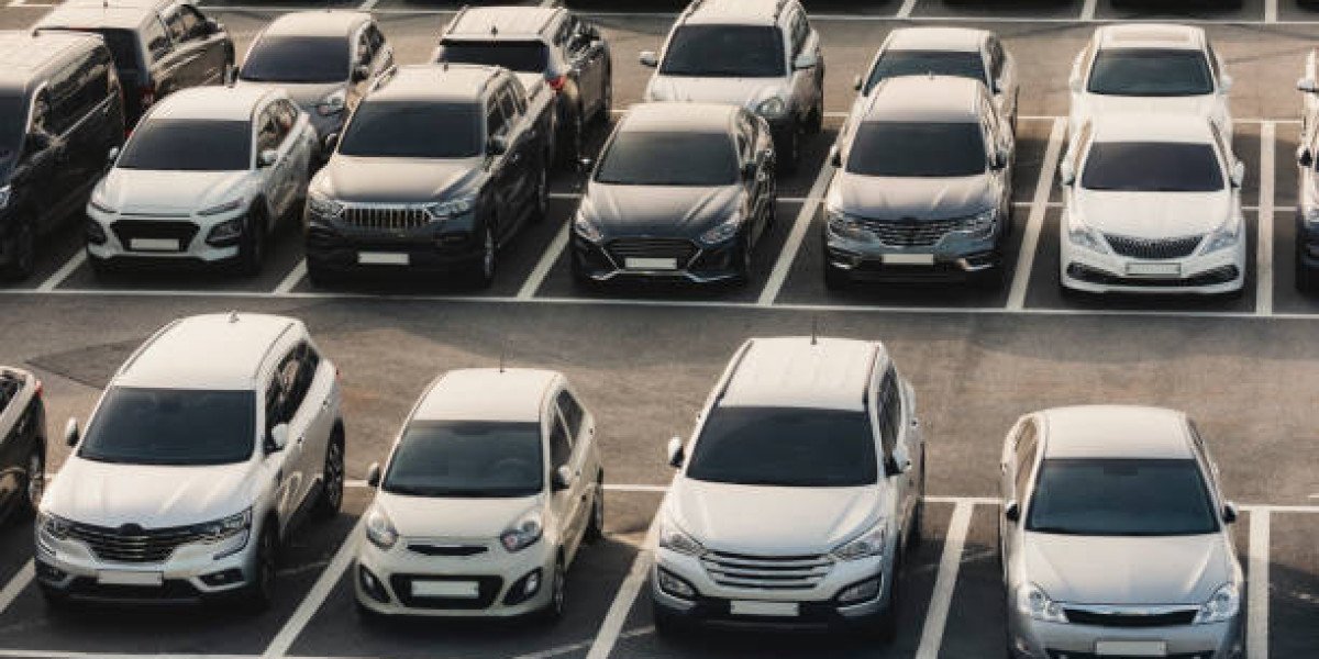 Car Hire in Varanasi & Car Hire Near Me: Explore Flexible Car Rental Solutions for Family Trips, Business Travel, an
